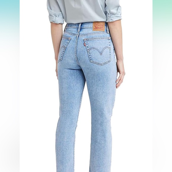 Levi's Premium Women's Wedgie Straight Leg Light-wash Distressed Jeans | 29 - Picture 7 of 9